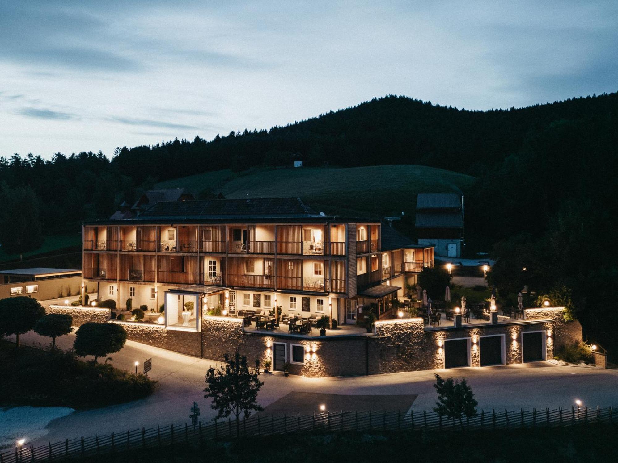 Hotel Muhr Pöllauberg Buitenkant foto